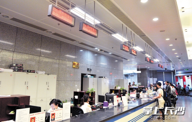 新疆同城24小时医保提取(同城医保卡转移怎么办理)